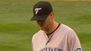 Halladay goes the distance, shutting out the Mariners