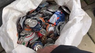 Weighing in me cans £400 Ton