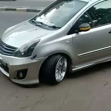 Livina pakai velg celong. jd ganteng abis