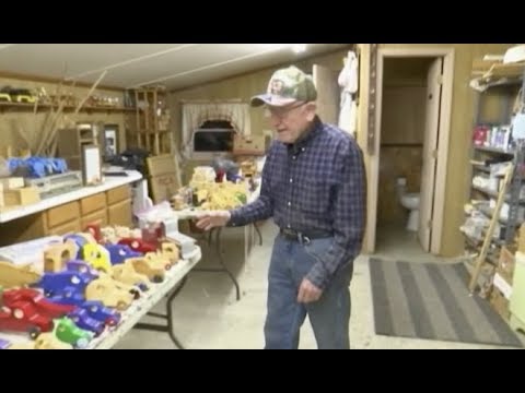 Army Veteran Makes Toys for Kids