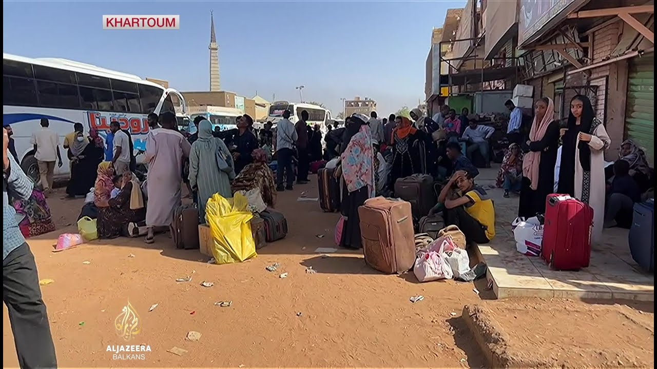 يحاول سكان الخرطوم الغاضبون الفرار من الصراع