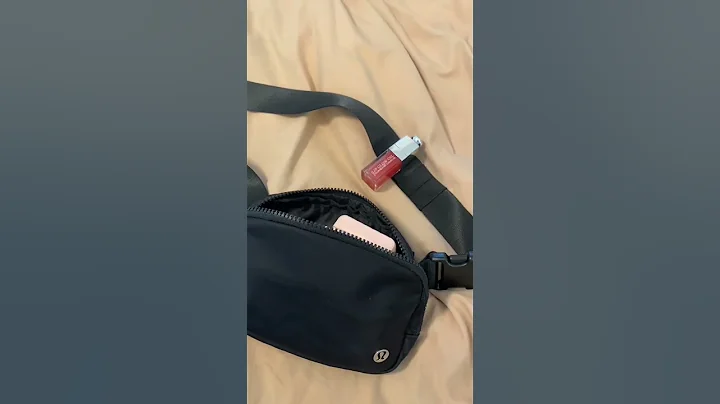 what’s in my lulu bag #shorts #lululemon
