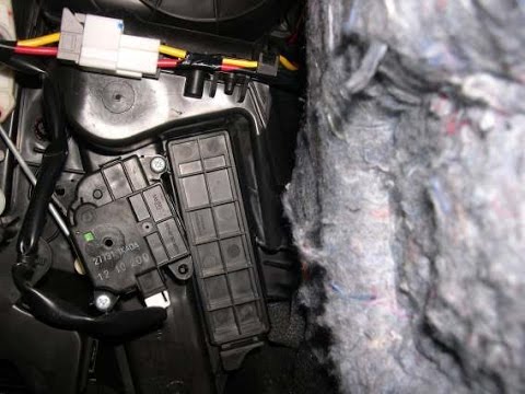 Nissan Juke How to change cabin air filter - YouTube ford fiesta 1998 radio wiring diagram 