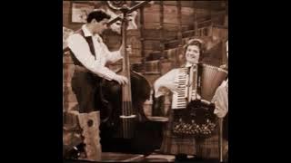 Лола Новаковић и Предраг Цуне Гојковић - Мене нана 'рани јабукама