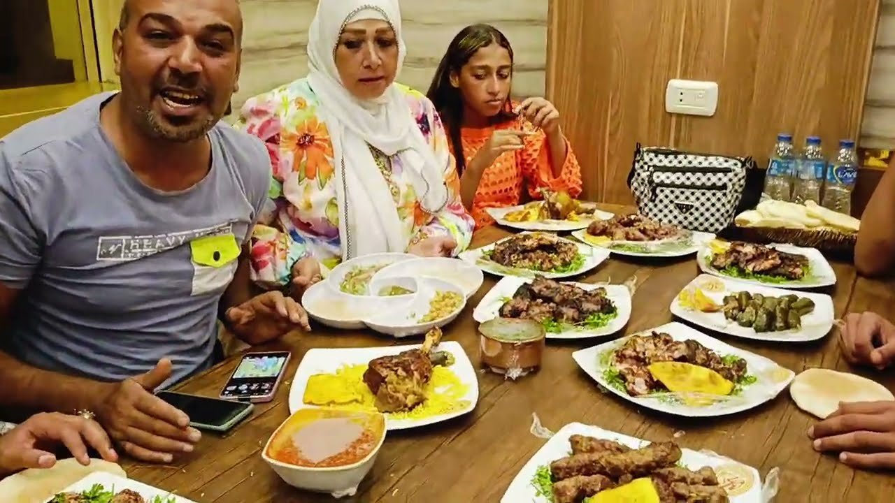 احلى مفاجاه عملتها لاخواتي👩‍❤️‍👨وجمعتهم في اكبر مطعم في راس البر وكانت الفرحه مش سيعانه😚