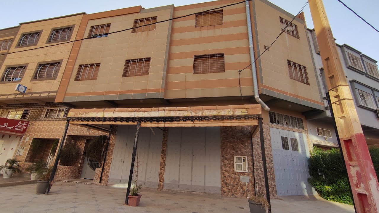 ( تم البيع )🏡منزل تجاري بالقرب من أسواق السلام وجدة ، موقع صالح لتجارة وجميع المرافق متوفرة 🤲،