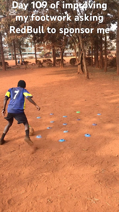 Day 109 of improving my footwork asking ​⁠@redbull to sponsor me#streetfootball #freestyle#redbull