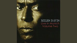 Video thumbnail of "Miles Davis - Tomaas"