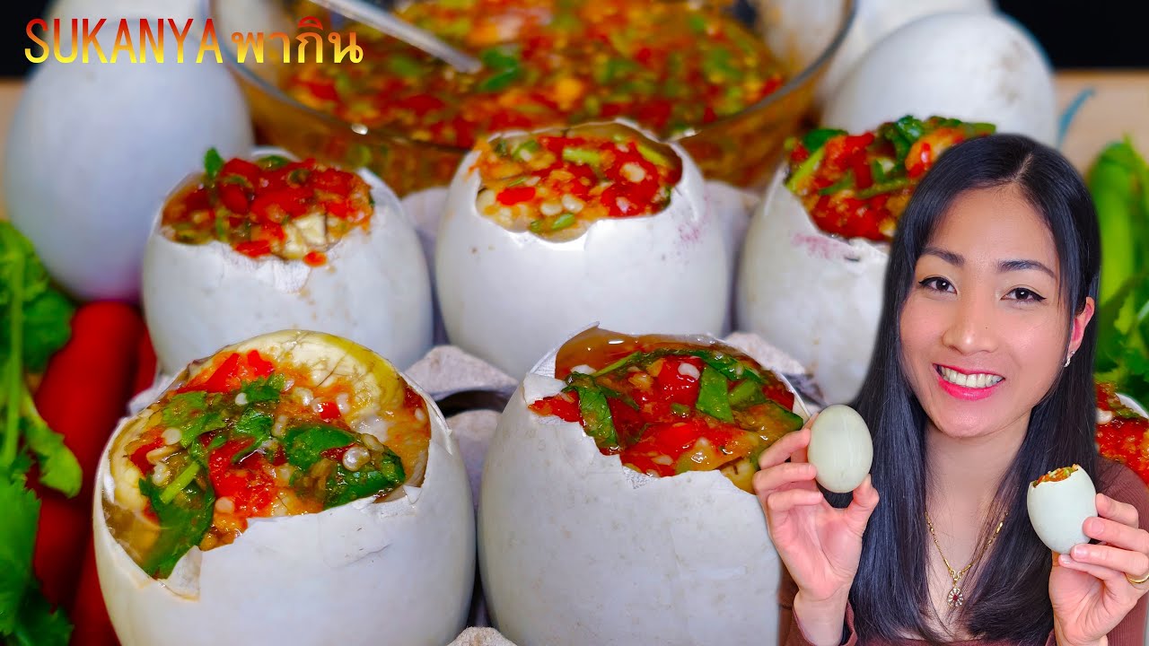 Khai Luk Khai Hang Hang Ешьте с острым соусом из морепродуктов Balut with Spicy Thai Seafood Sauce