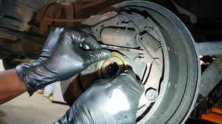 Chevy Astro rear axle bearings replacement