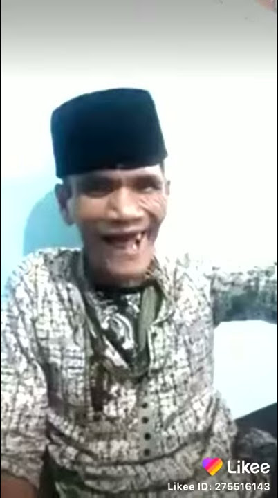 Kocak balap karung pake helm