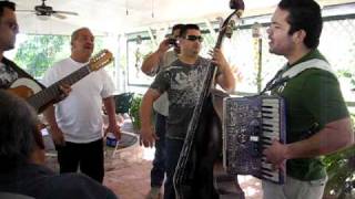 Video thumbnail of "Vino Maldito Michael Salgado Unplugged"