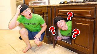 INTENSE HIDE & SEEK WITH MY CLONE!