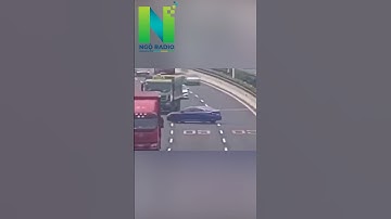 Lái xe ngược chiều lên cao tốc rồi quay đầu, cô gái làm xe container sợ xanh mặt | Ngộ Radio