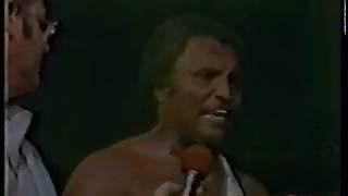 WWC: Encontronazo entre Carlos Colón y Abdullah The Butcher (1983)