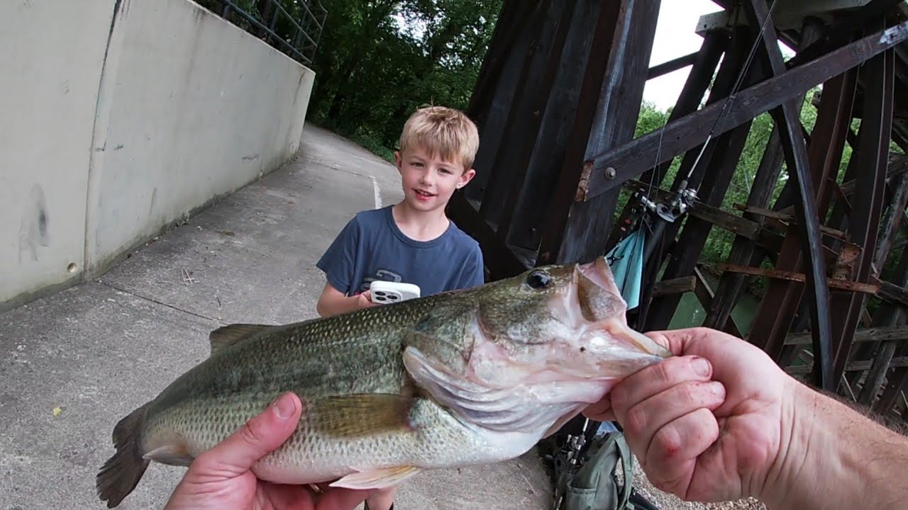 Bass Fishing a train track structure (soft releases part 1)