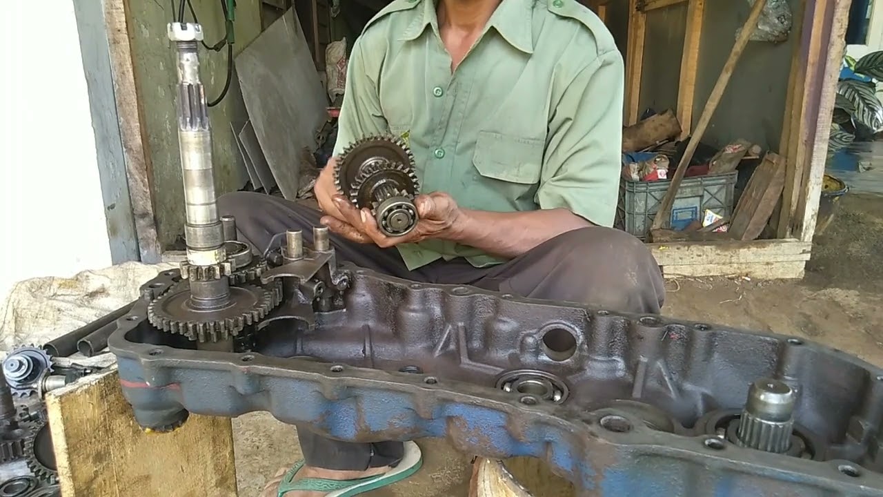 bongkar pasang gigi gardan  yzc Yanmar lotari
