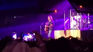 Billy Currington "Must be doin something right" (Billy Bob's Texas)