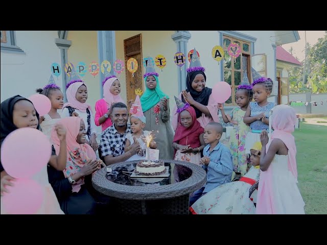 AQAZ_Happy birthday (Official Video) class=