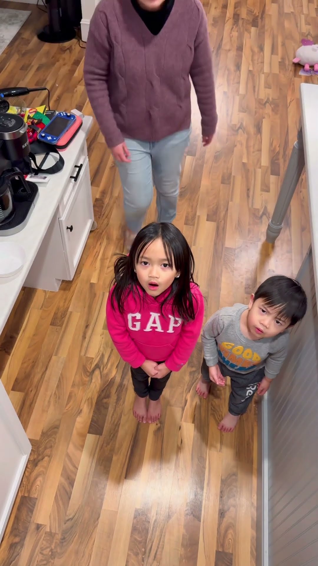 She waited for the perfect time to prank mom and baby brother  ???❤️