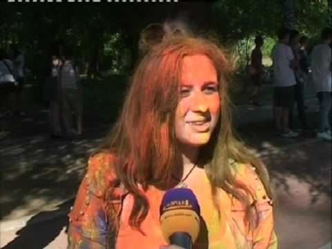 ფერების    ფესტივალი     ქუთაისში,   100   საფეხურიან    კიბეებთან    გაიმართა