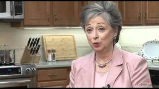 Talking entrepreneurship with The Pampered Chef Founder, Doris Christopher
You have the ideas. We have the resources. Together, we can bring your product idea to life.
Learn more at EdisonNation.com: http://bit.ly/1oxgQ9d
Inspired by her dedication to preserving the tradition of family mealtimes and driven by the spirit of entrepreneurism, Doris Christopher founded The Pampered Chef® from the basement of her suburban Chicago home in 1980. Talking entrepreneurship with The Pampered Chef Founder, Doris Christopher
