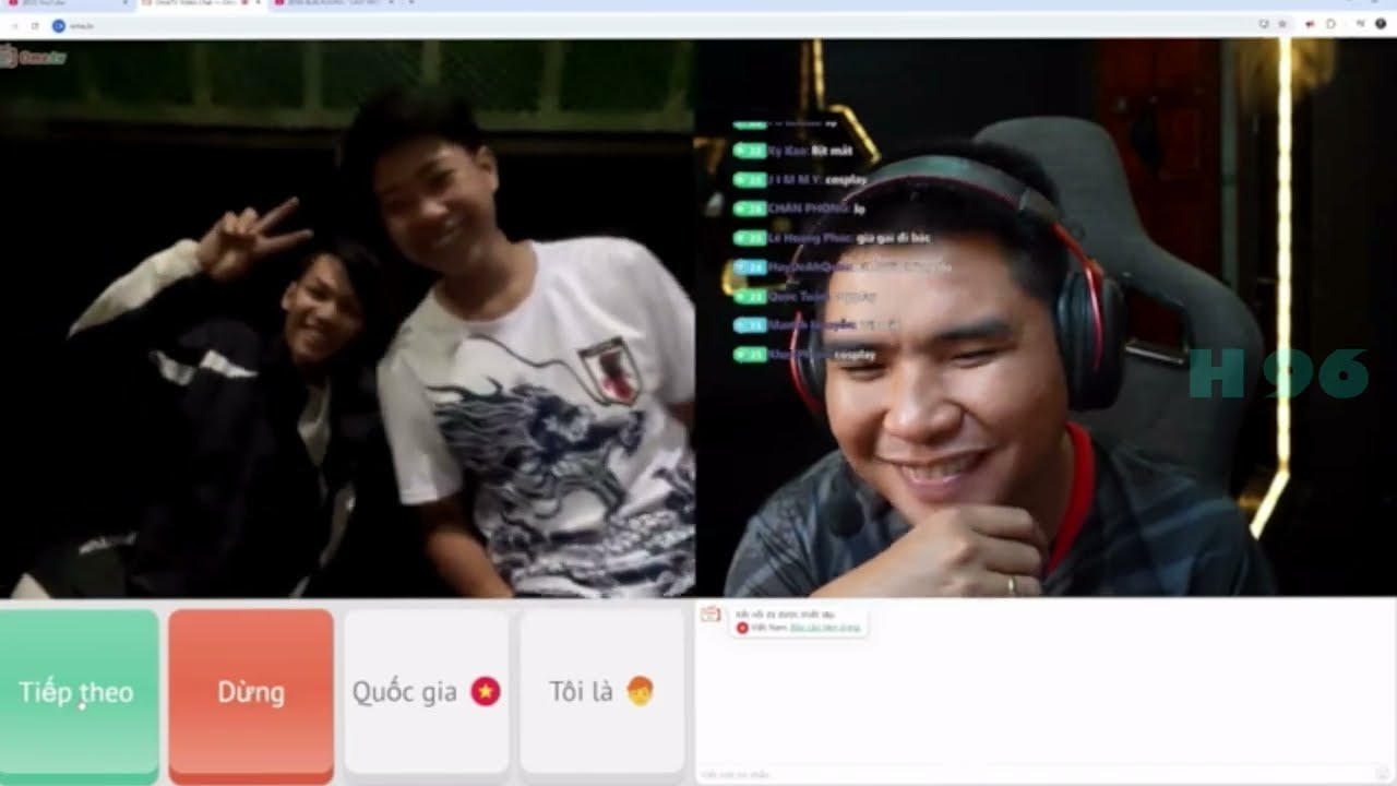 Медведь OME TV с красивой девушкой