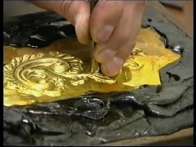 Technique du métal repoussé par l'artiste Cathy Jolicoeur 