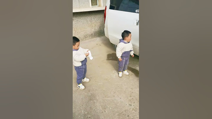 看看爸爸這個流水線操作合不合格，光擦手就用了好長時間！😂#三胞胎 #爸爸帶娃 #三胞胎爸媽流水線式養娃 #Shorts
