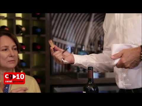 Vídeo: Como Servir Vinho Adequadamente à Mesa