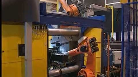 KUKA robots at die casting machine for vehicle transmission