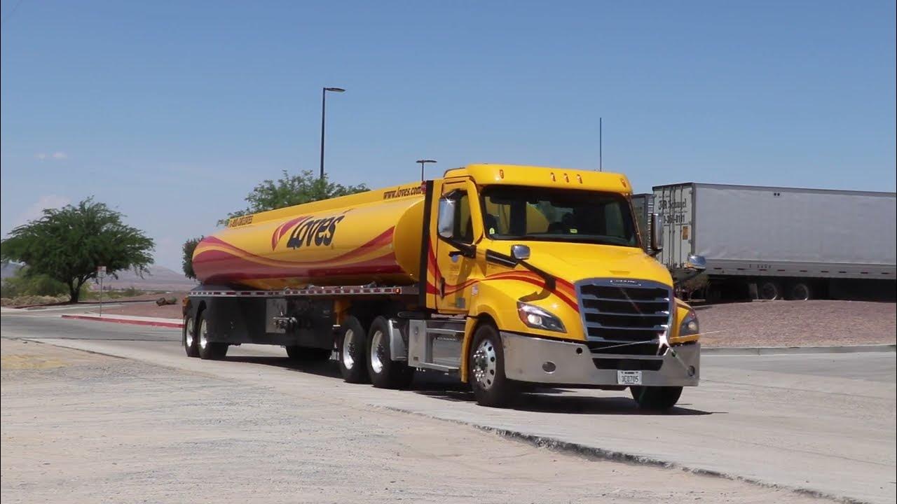 Rons Truck Spotting 72 Loves Truck Stop Barstow Truck Spotting YouTube