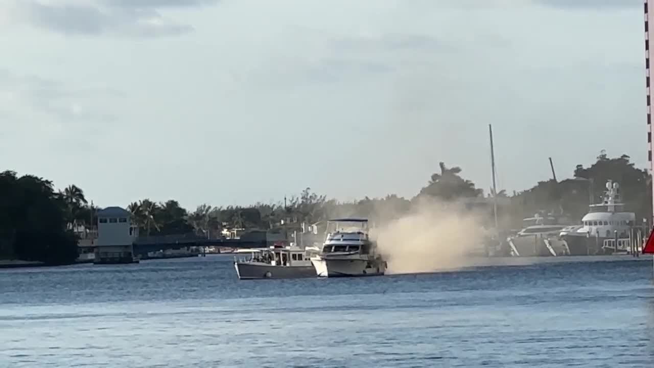 Boat sinks after catching fire in Intracoastal Waterway - YouTube