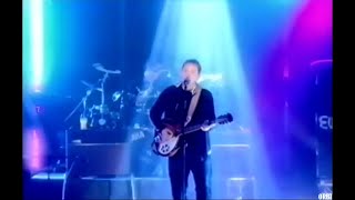 New Order - Love Will Tear Us Apart (NME Music Awards, 2005)