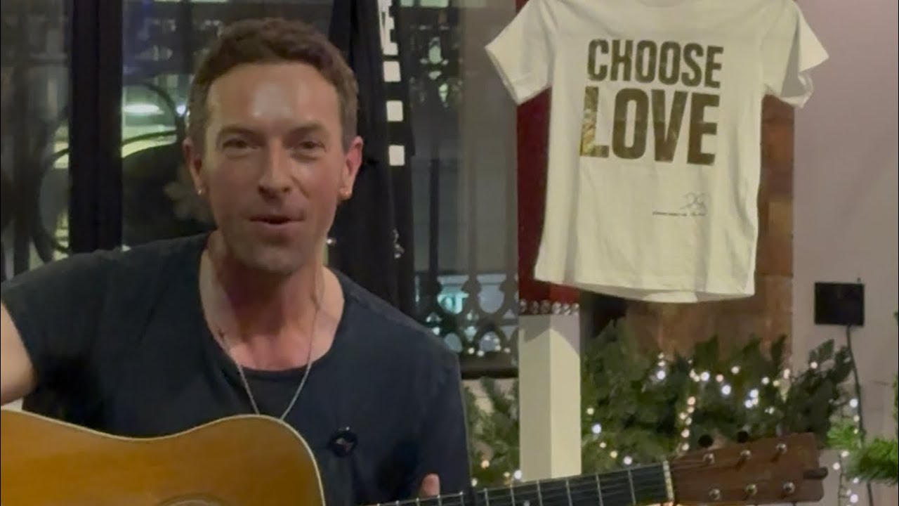 Chris Martin from the band @coldplay at @chooselove store 245 Regent st. In London. 