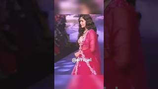 #shorts#shortvideo #ramp #walk #lakme #fashion#mrunal#thakur#celebrity#bollywood .