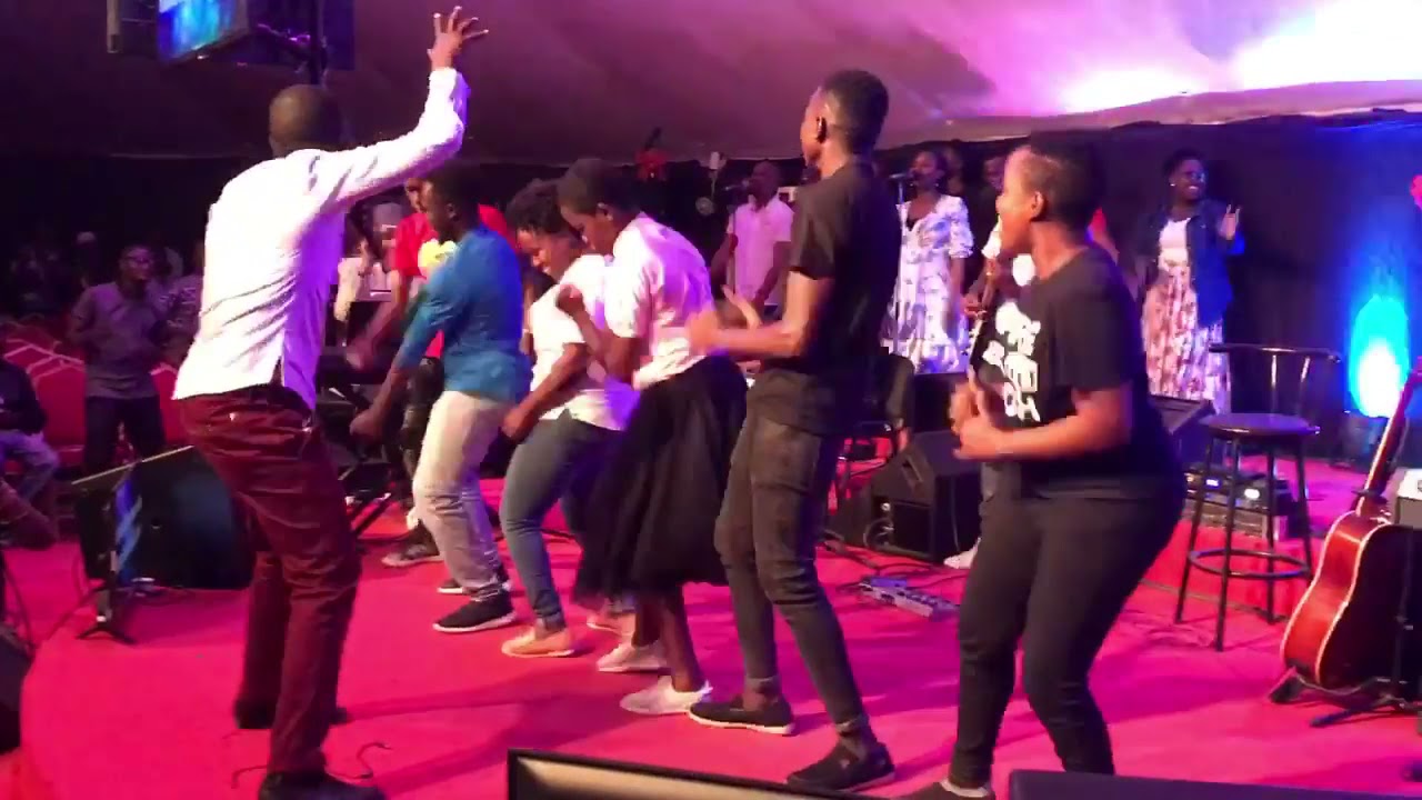 Uinuliwe Yesu Performed Live at VCCT Mbezi Beach at Getfull Charged