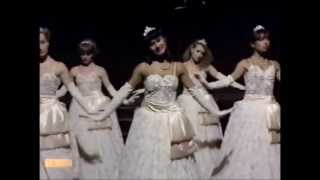 Legs & Co - 'I'm Coming Out' Top Of The Pops Diana Ross Resimi