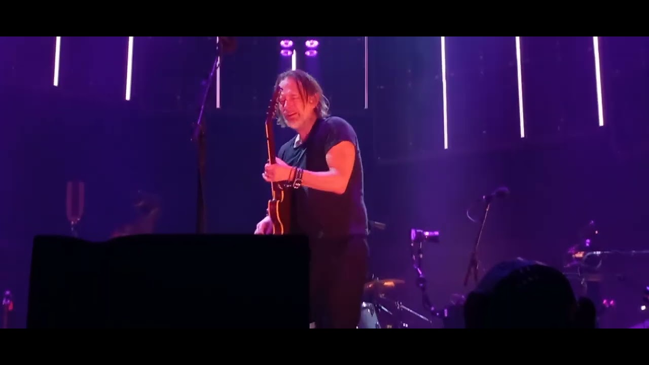 "Optimistic" - Radiohead live O2 Arena, London, 25 November 2025 - YouTube