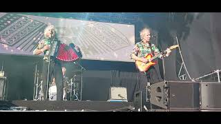 Boh Foi Toch brengt gezellige sfeer op het Boerenrockfestival