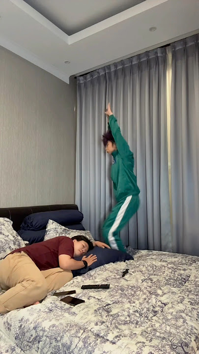 WHAT THANOS DOING?! 😃