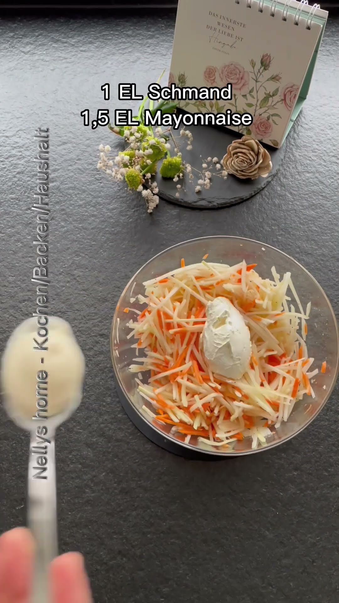 Möhren roden mit Rübenroder GRIMME Maxtron - Lebensmittel Landwirtschaft Möhrenernte carrot harvest