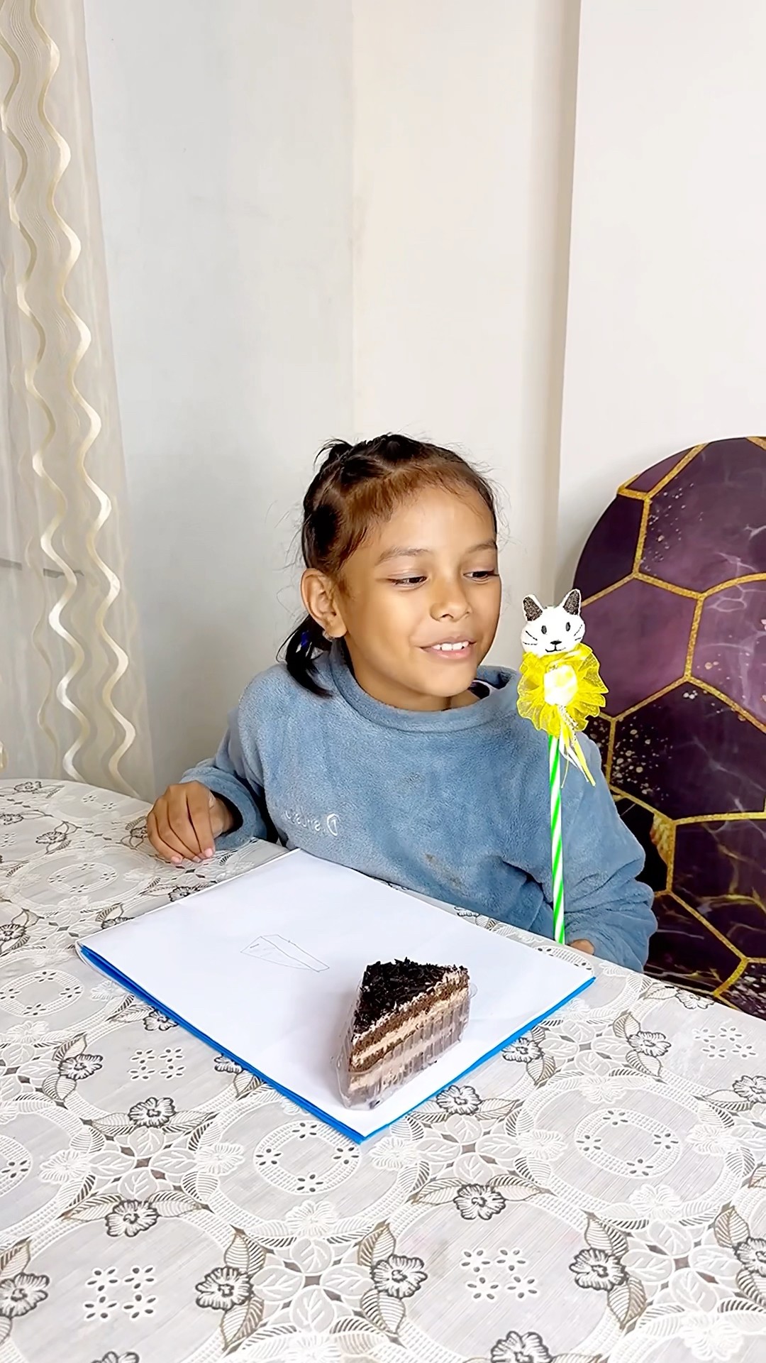 Pencils Se Banaya Cake