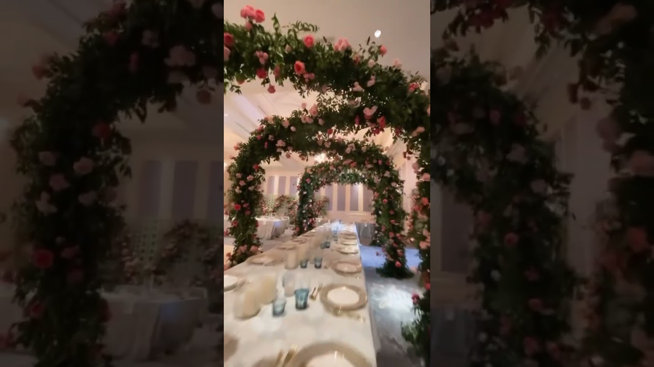 Beautiful arches | wedding Day