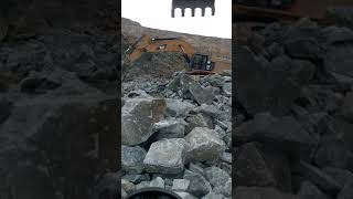 #EKSKAVATÖR #CAT374F (74 TON) KAYA'YI SÖKÜLME ANI! #HİDROMEK370