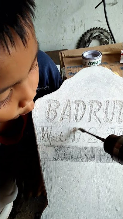 Seni ukir batu nisan