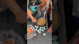 Betawi egg crust, one portion is 25 thousand, cooked very quickly using charcoal briquettes