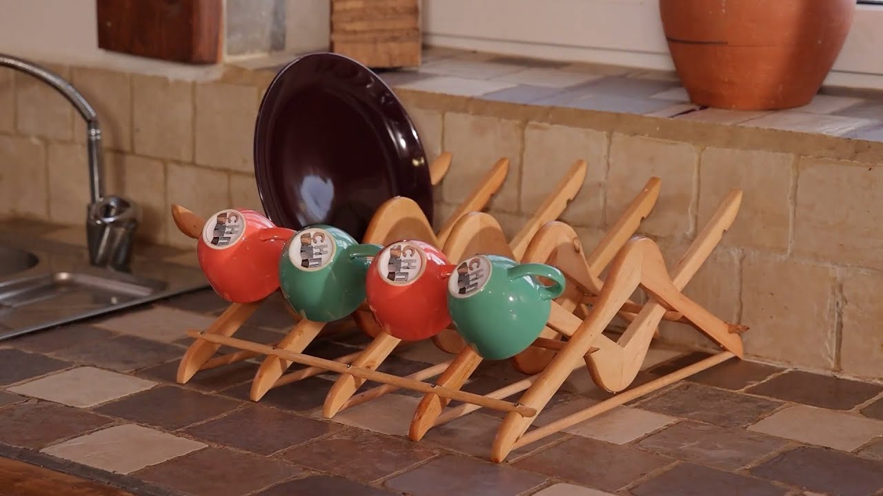Сушилка для посуды из деревянных вешалок | DIY | Своими руками - YouTube