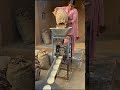 गेहूं डालो और गरम रोटी पाओ 😍 Amazing Village Machine #VillageTechnology #RotiMachine