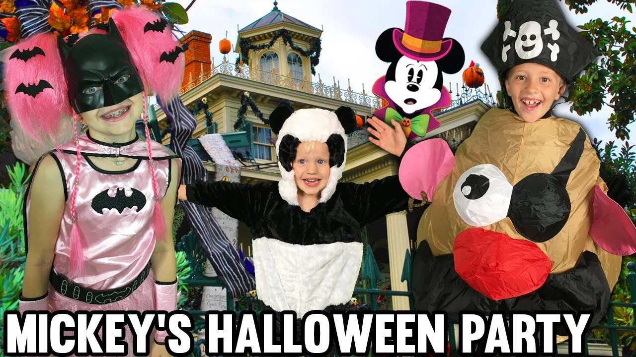 Mickey's Halloween Party at Disneyland & Huge TrickorTreat Candy Haul